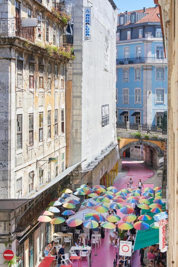 Sunny Pink Street Historical Apt, By Timecooler リスボン エクステリア 写真